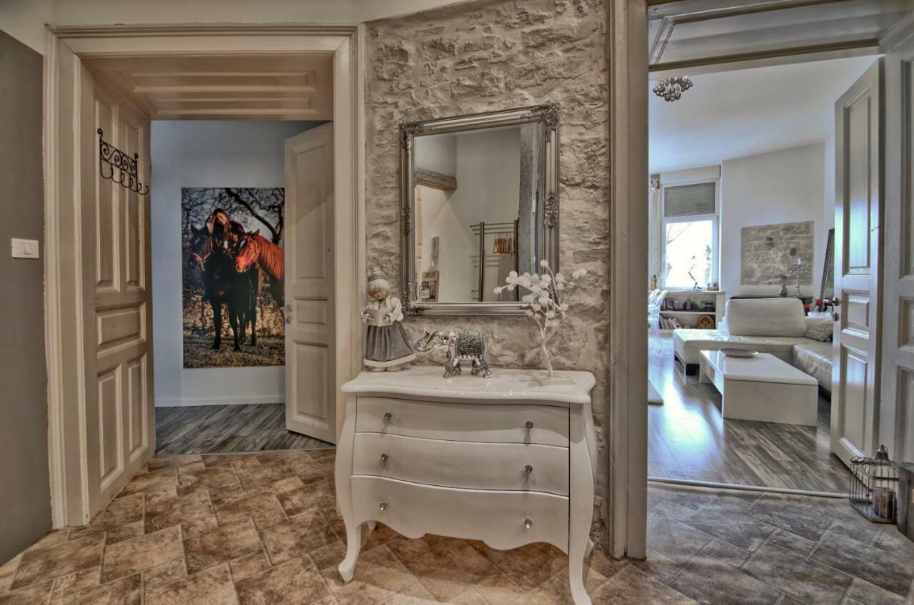 Luxury With Sea View Apartment Pula Exterior photo